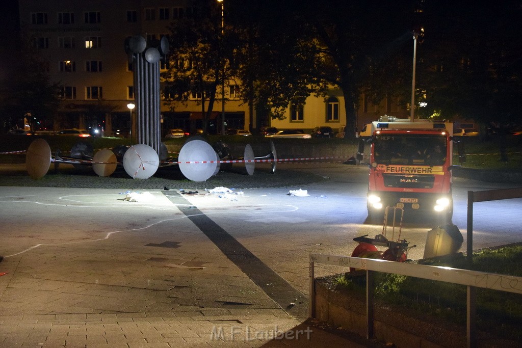 Einsatz BF Messerstecherei Koeln Neustadt Nord Eberplatz Platzmitte P019.JPG - Miklos Laubert